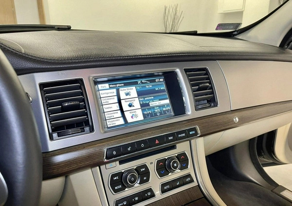 Jaguar XF cena 57900 przebieg: 106000, rok produkcji 2012 z Suchedniów małe 631